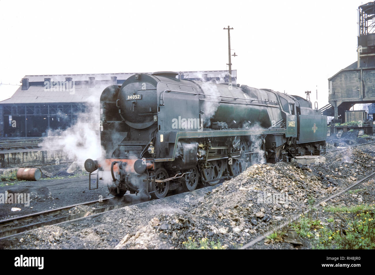 Die Schlacht um England Klasse 'Lord Dowding' bei Nine Elms Schuppen-1 Stockfoto