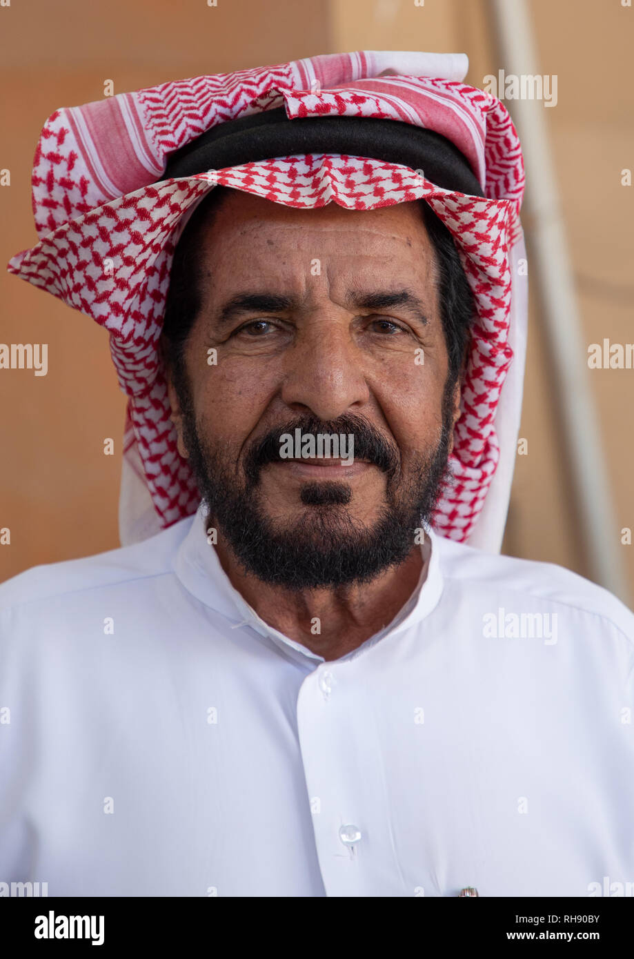 Porträt einer saudi-Mann aus dem Süden, Najran Provinz Najran, Saudi-Arabien Stockfoto