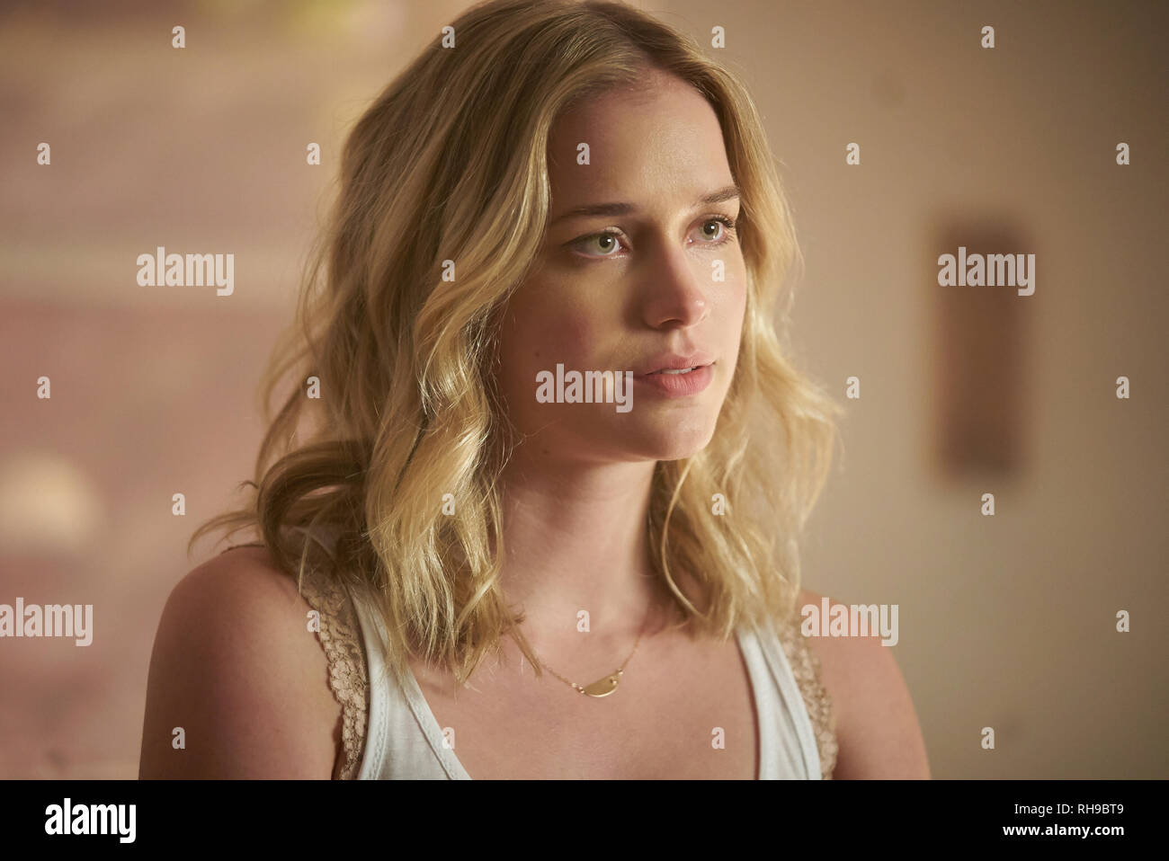 Elizabeth Lail, "Du" (2018) Foto: Netflix / Die Hollywood Archiv Stockfoto