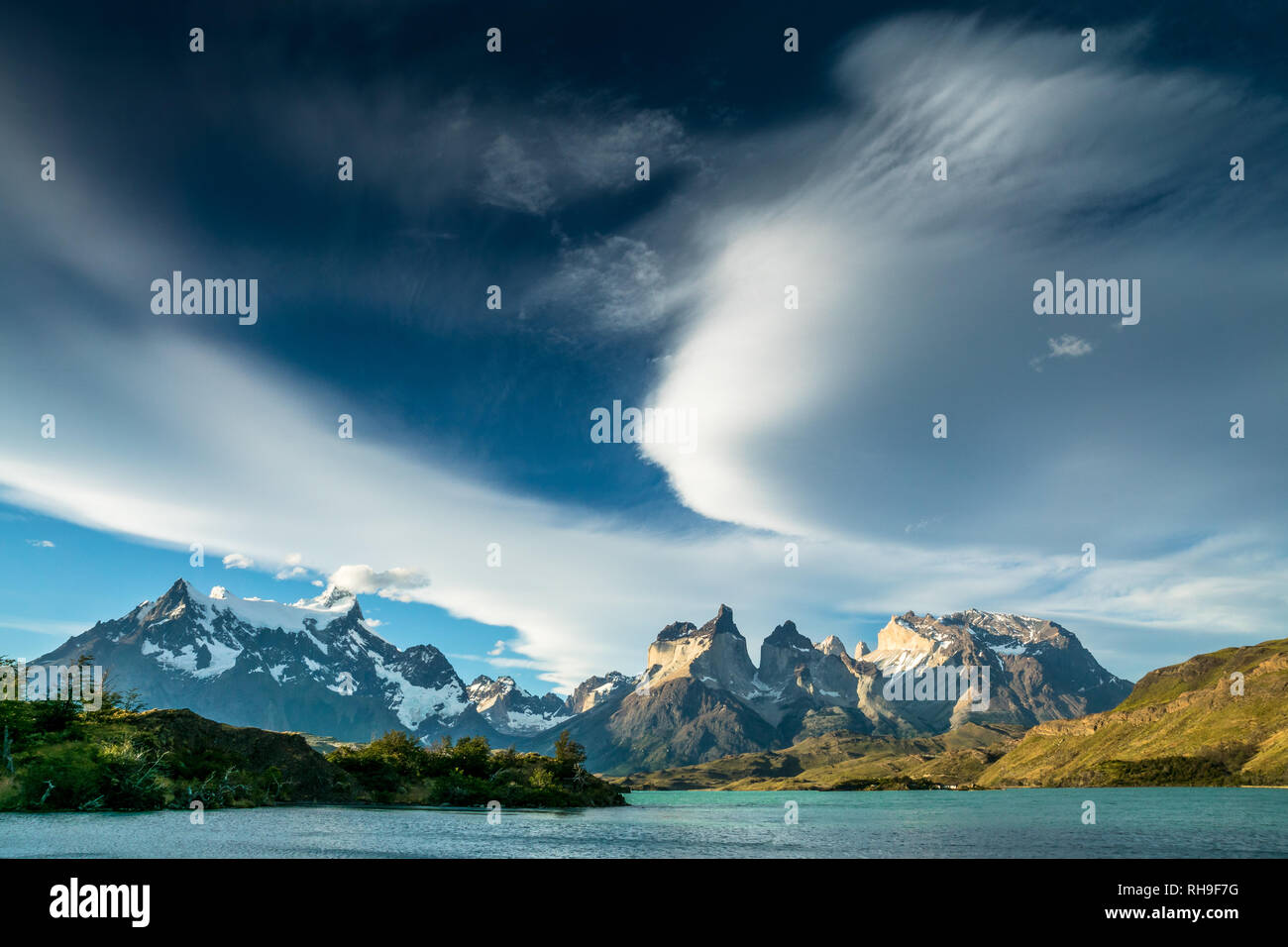 Einer der so viele unvergessliche Momente in der weiten Wildnis von Chilies Torres del Paine. Wirklich eines der schönsten Hotels in ganz Nordamerika Stockfoto