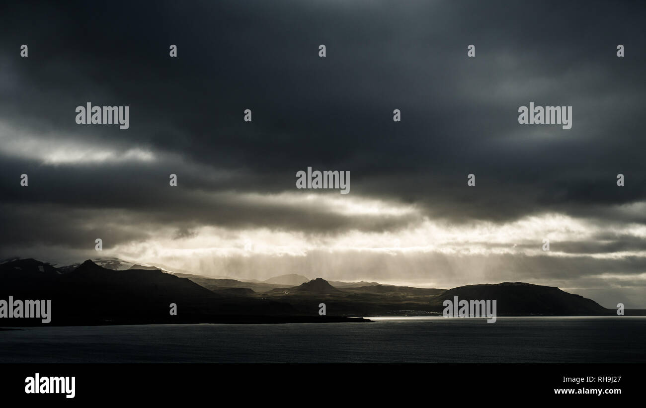 Dramatischen Licht an der Küste der Halbinsel Snaefellsnes Stockfoto