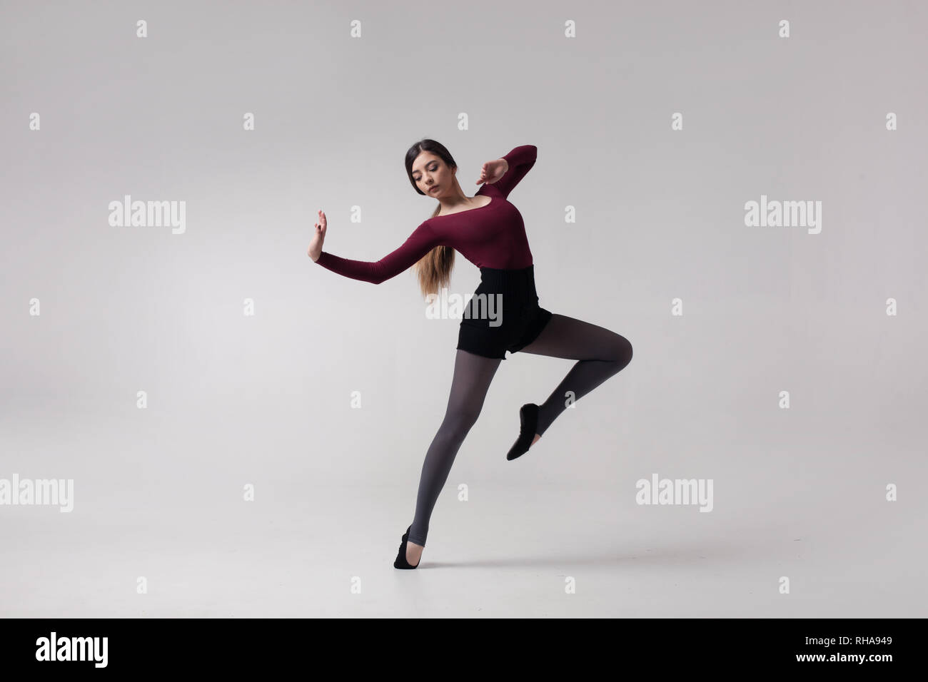 Tänzerin silhouette -Fotos und -Bildmaterial in hoher Auflösung – Alamy