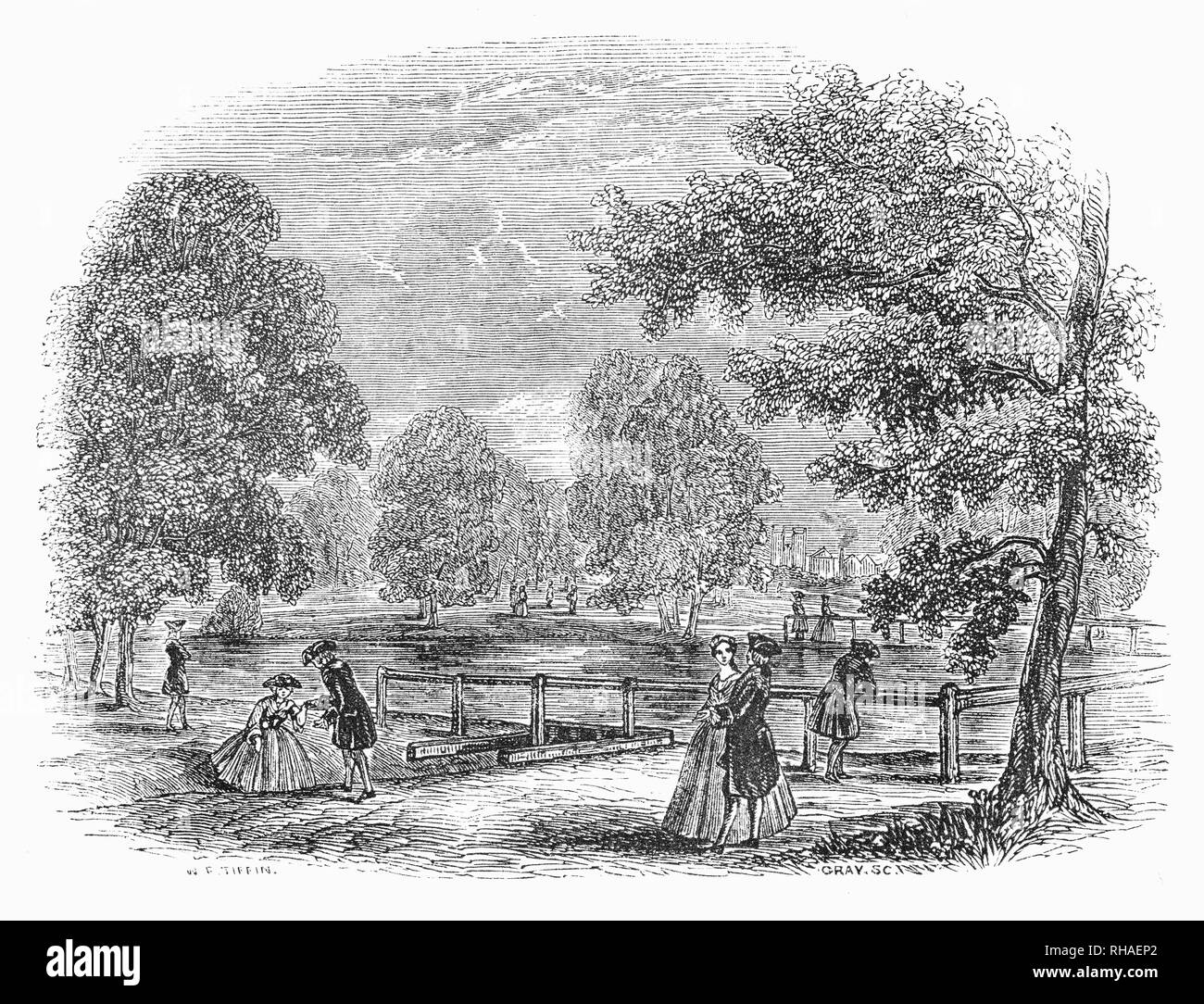 Besucher promenierenden um Rosamonds Teich in St. James Park, London, England, der älteste Königliche Park in London. Es war Charles II., der bestellt den Park mit Alleen der Bäume neu entworfen werden gepflanzt und Rasen gelegt. Der König eröffnete der Park für die Öffentlichkeit und war ein häufiger Besucher, das Füttern der Enten und vermischen sich mit seinen Untertanen. Während die Hannoveraner Zeit, den Park für immer geändert, als John Nash in einem romantischen Stil neu gestaltet, wenn der Kanal in einem natürlichen See umgewandelt wurde. Stockfoto