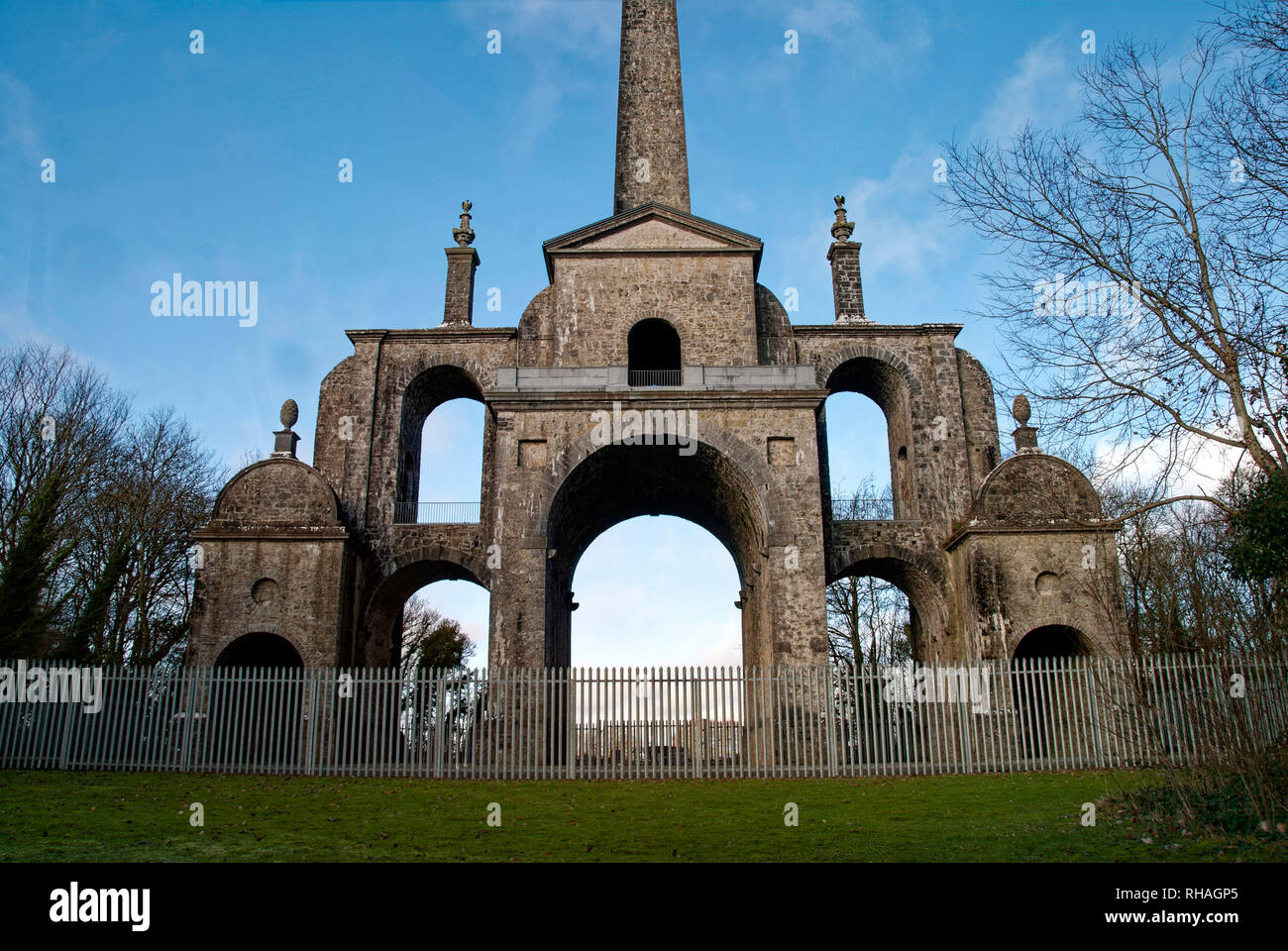 Die conolly Narrheit, der Obelisk, ursprünglich der Conolly Narrheit, ist ein Obelisk Struktur und National Monument in der Nähe von Maynooth, County Kildare, Irland. Stockfoto