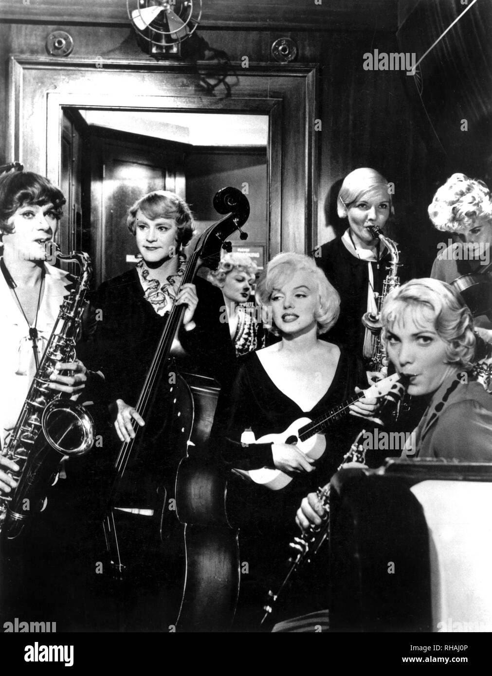 TONY CURTIS, Jack Lemmon, Marilyn Monroe, manche mögen es heiß, 1959 Stockfoto