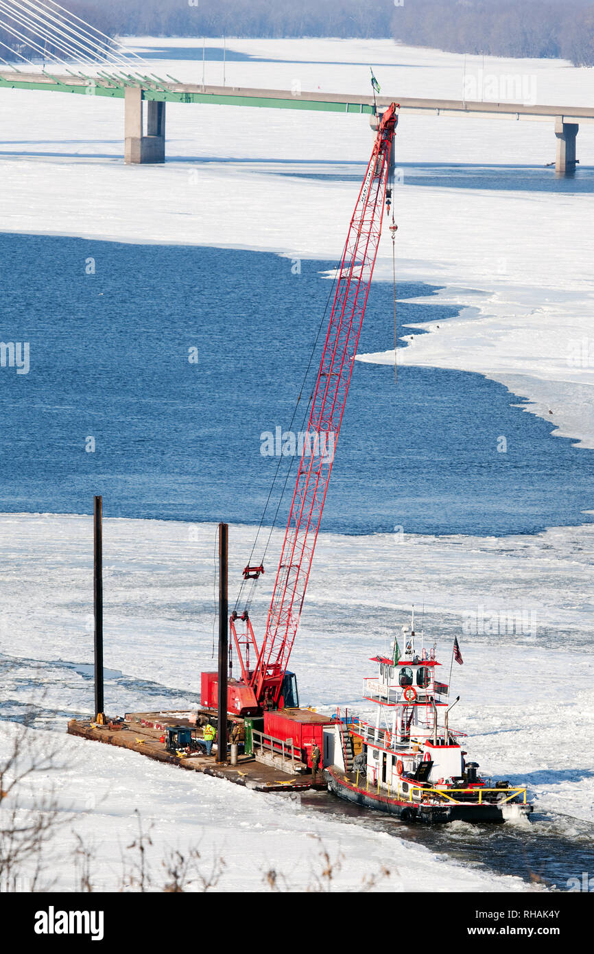 Bau der BNSF Vertikallift Eisenbahnbrücke zwischen Burlington, Iowa und Gulfport, Mississippi. Stockfoto