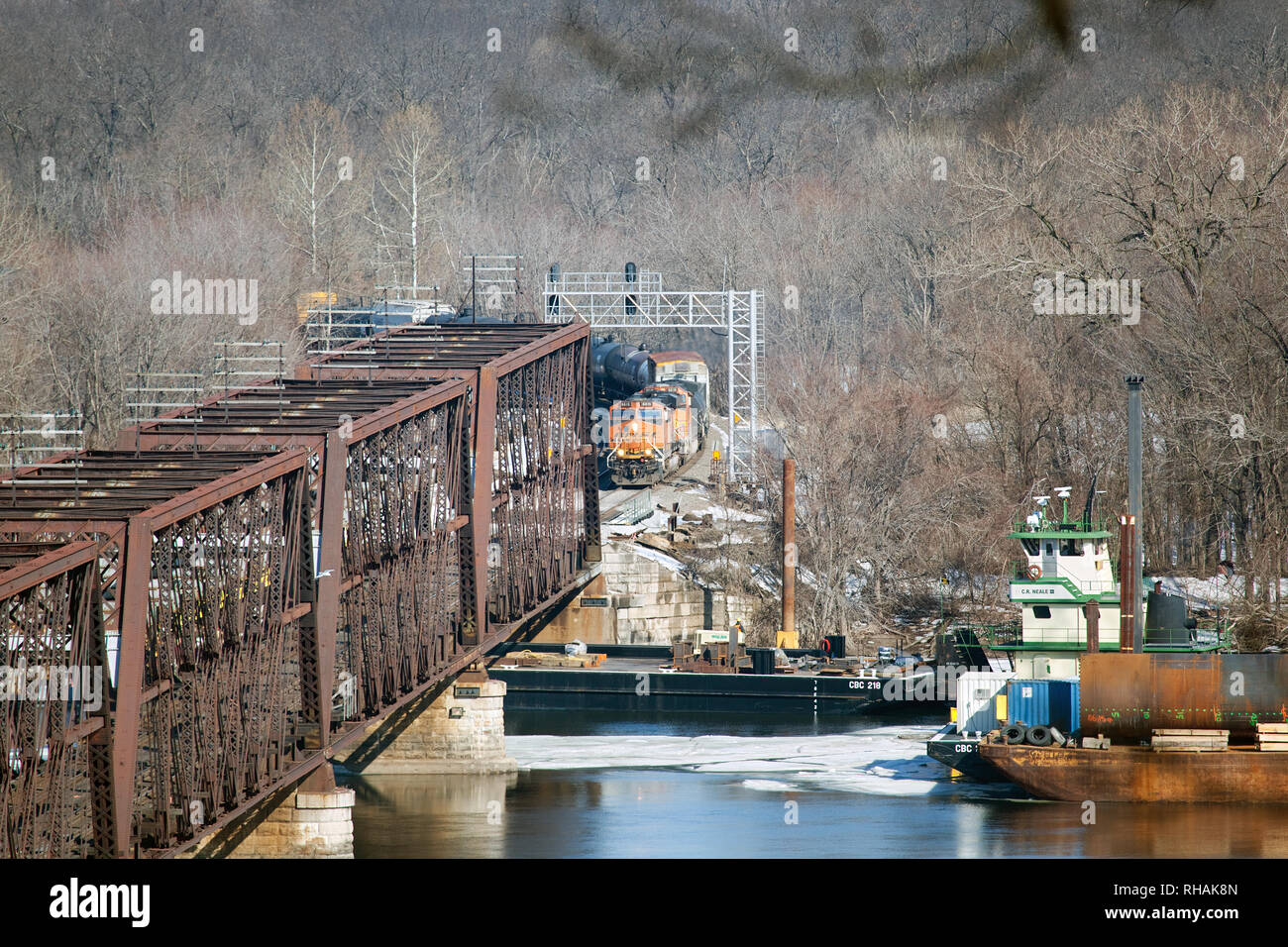 Bau der BNSF Vertikallift Eisenbahnbrücke zwischen Burlington, Iowa und Gulfport, Mississippi. Stockfoto