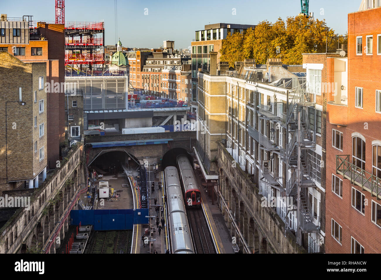 Barbican Station Züge Stockfoto