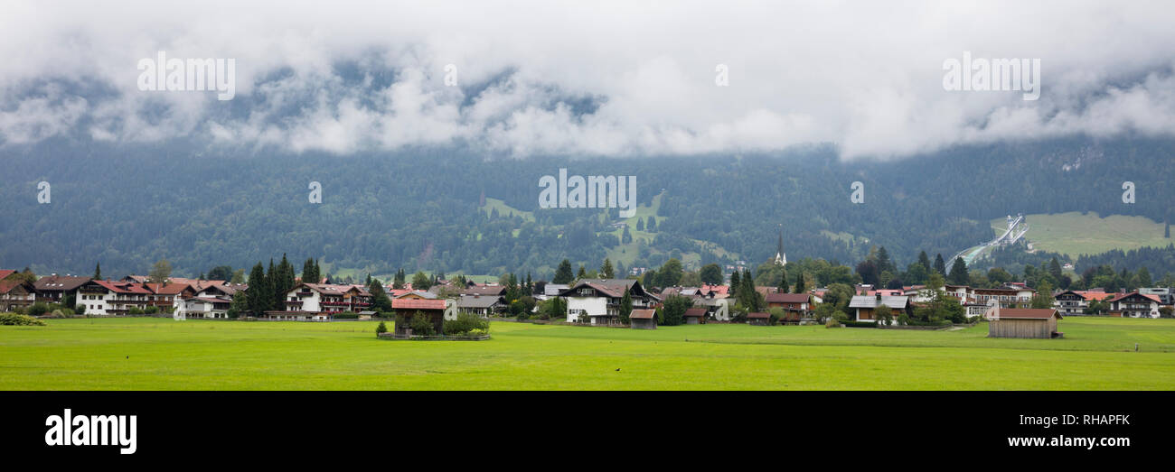 Blick auf die Stadt von Oberstdorf, Allgäuer Alpen, Allgäu, Bayern, Deutschland, Europa Stockfoto
