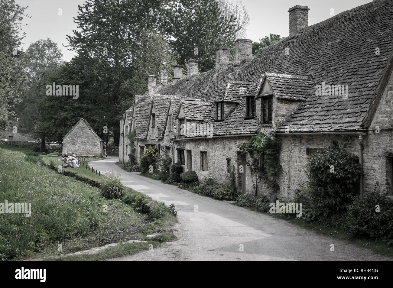 Das malerische Dorf Bibury in den Cotswolds. Stockfoto