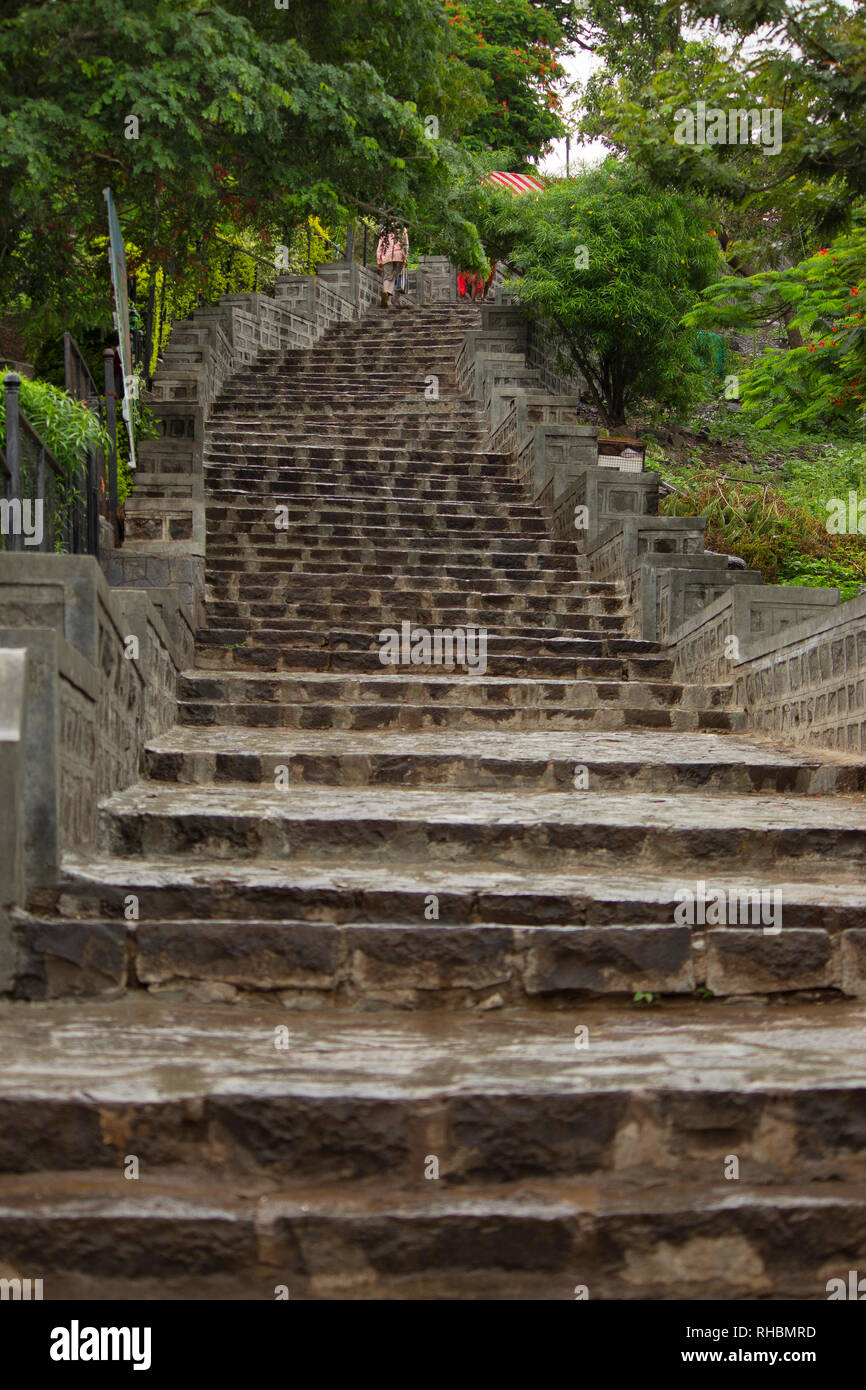 Schritte zu Jejuri Tempel des Herrn Khandoba, Pune, Maharashtra, Indien Stockfoto