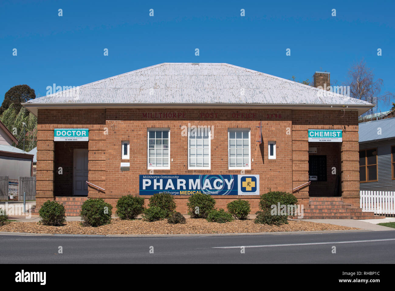 Die alte Post in Millthorpe, New South Wales, die sich heute in der örtlichen Apotheke oder Drogerie umgewandelt Stockfoto