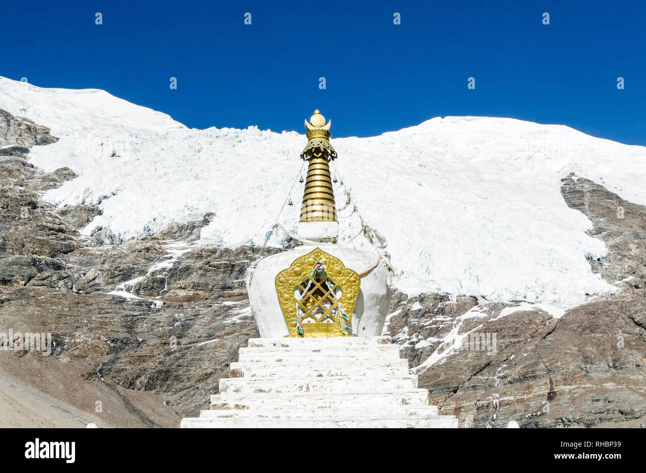 Bei Karola Gletscher, Tibet Chorten Stockfoto