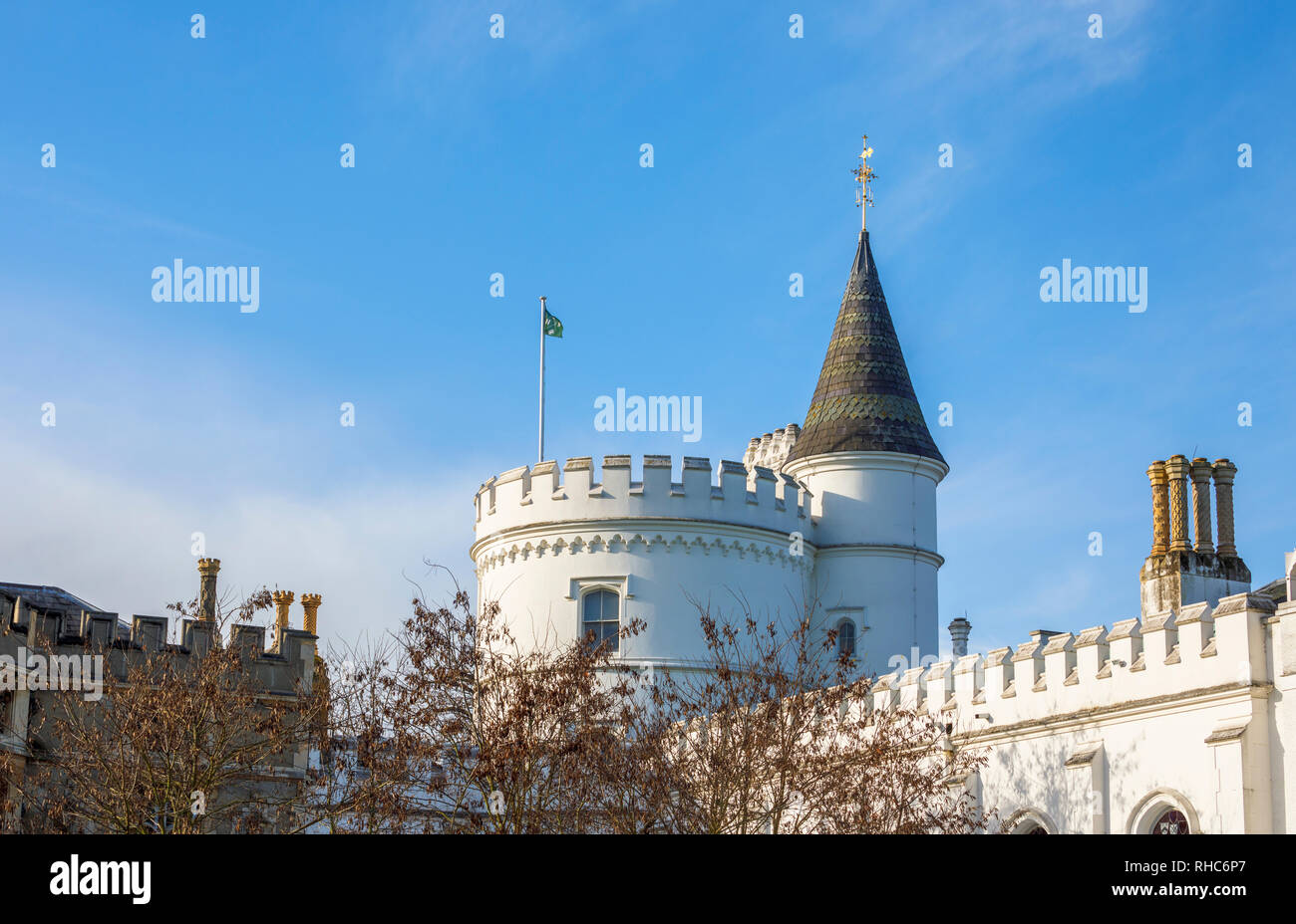 Runder Turm, Türmchen und Zinnen in Strawberry Hill House, einem Neugotischen villa in Twickenham, London, gebaut von Horace Walpole von 1749 Stockfoto