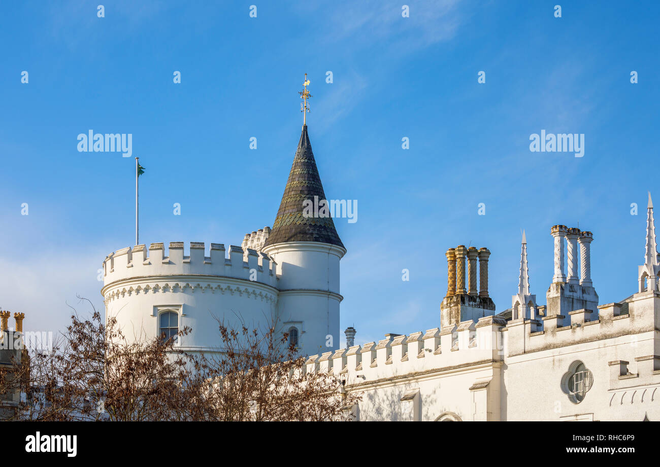 Runder Turm, Türmchen und Zinnen in Strawberry Hill House, einem Neugotischen villa in Twickenham, London, gebaut von Horace Walpole von 1749 Stockfoto