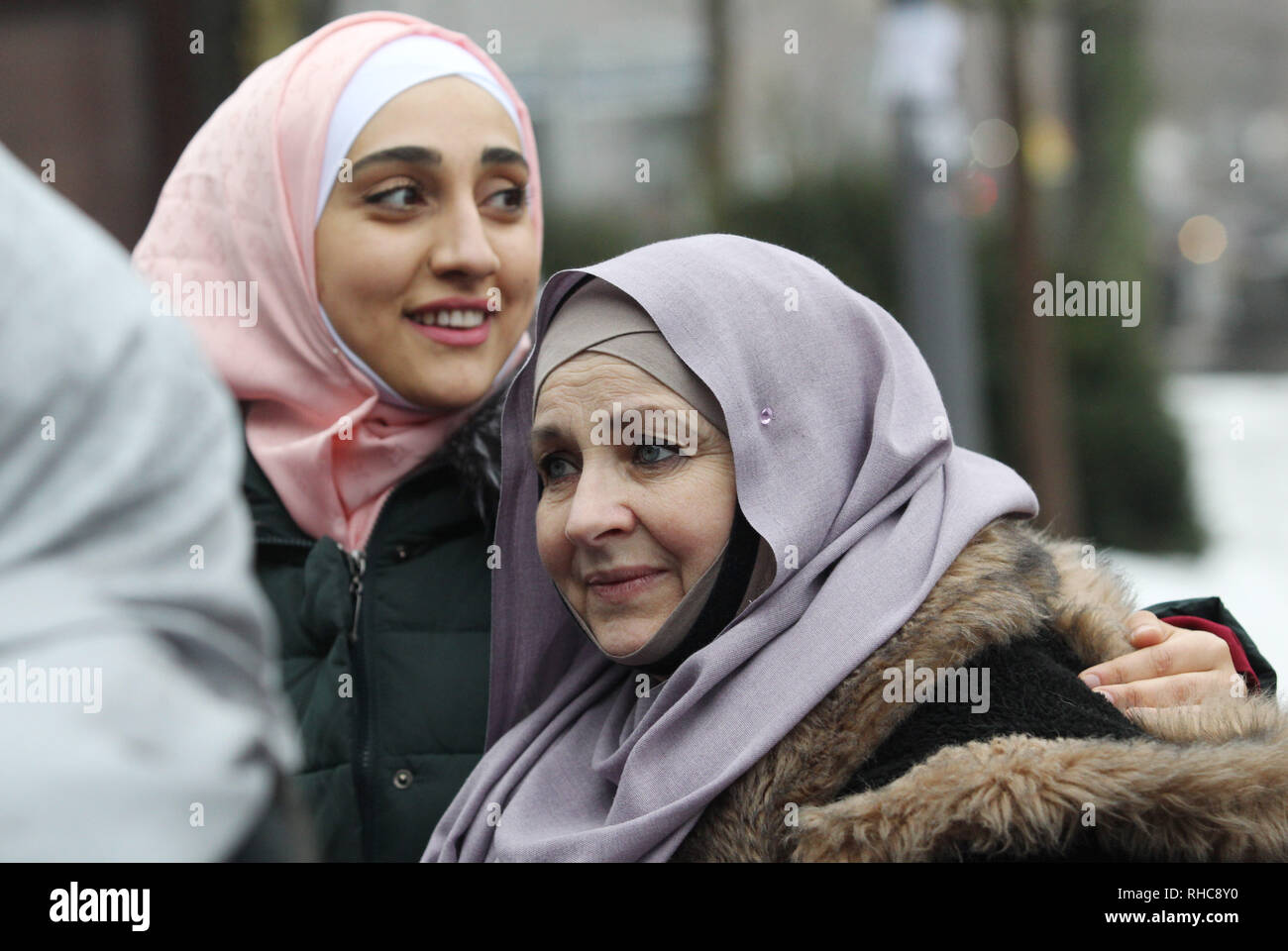 Kiew, Ukraine. 01 Feb, 2019. Ukrainische muslimische Frauen gesehen, hijabs während der Welt Hijab Tag in der Innenstadt von Kiew, Ukraine. Welt Hijab Tag ist ein globales Ereignis, dass Frauen ermutigt Hijab, in Anerkennung von Millionen muslimischer Frauen, die sich entscheiden, den hijab zu tragen zu tragen. Die Welt Hijab Tag wurde durch Nazma Khan und der Ersten wurde im Jahr 2013 gefeiert, gegründet und jetzt rund um die Welt gefeiert. Credit: SOPA Images Limited/Alamy leben Nachrichten Stockfoto