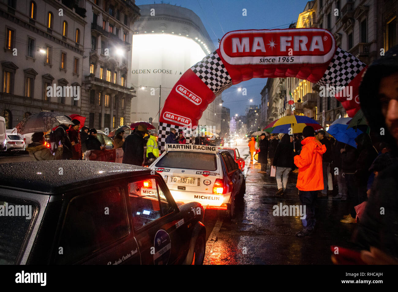 Mailand, Italien. 01 Feb, 2019. Klassische Autos für die Rallye Monte Carlo Historique 2019 Rennen starten in Mailand zum ersten Mal seit 1932. Credit: Alessandro Bremec/Alamy leben Nachrichten Stockfoto