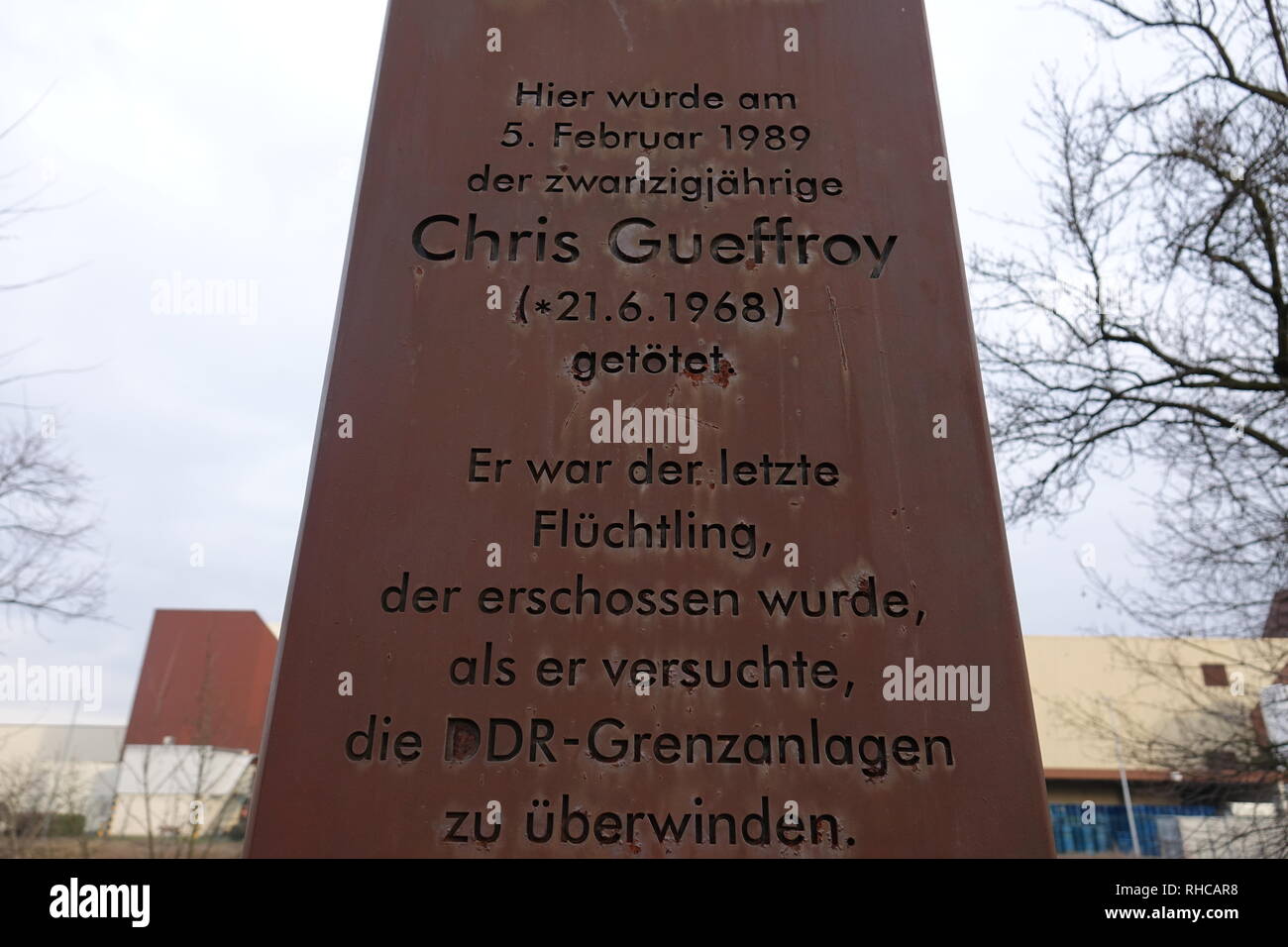 31 Januar 2019, Deutschland (Deutsch), Berlin: Die Gedenkstätte Spalte am Britzer Zweig canal erinnert an Chris Gueffroy, der letzte Flüchtling an der Berliner Mauer erschossen. Vor 30 Jahren, am 5. Februar 1989, die junge Ost Berliner starb, als wollte er die Grenzanlagen mit einem Freund zu überwinden. Foto: Sven Braun/dpa Stockfoto