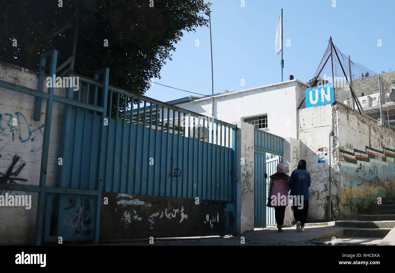 2 hl -Fotos und -Bildmaterial in hoher Auflösung – Alamy