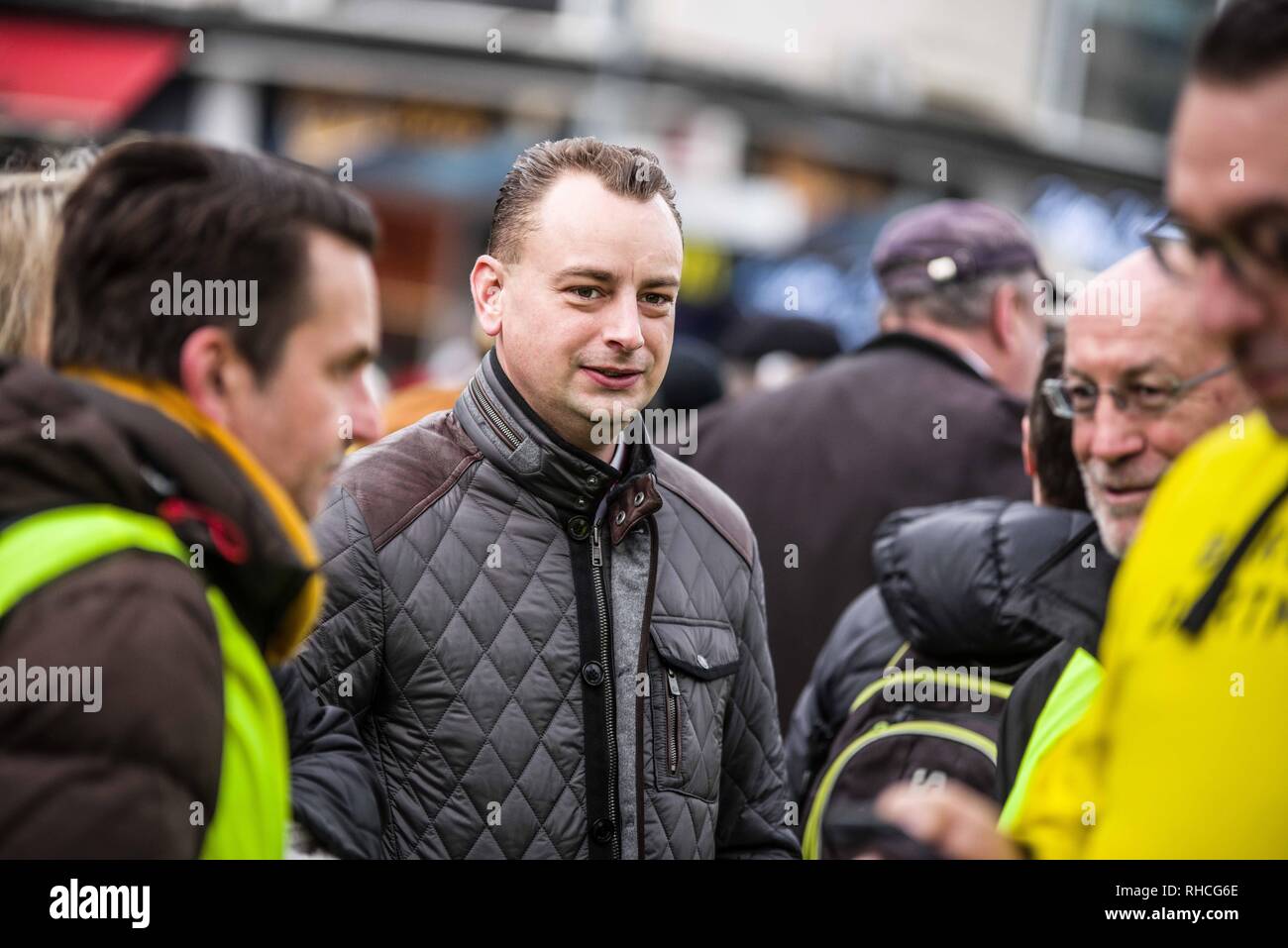 München, Bayern, Deutschland. 2 Feb, 2019. Benjamin Nolte der Rechtsextremen Alternative für Deutschland AfD Partei. Die Reaktion auf die Perspektive der Diesel auto Verbote in größeren Städten in Deutschland, Demonstranten versammelten sich in einer Station zur Überwachung der Luftqualität in der Münchner Innenstadt. Die Veranstaltung wurde von der Mobil in Deutschland Automobil Club organisiert und ist der erste Protest gegen die Diesel Verbot in München - Die Startseite von BMW. Zahlreiche bekannte Rechtsextremisten und Rechtsextreme politische Persönlichkeiten waren anwesend und nahmen, darunter zahlreiche Mitglieder der rechtsextremen Pegida München. Marvin G. Credit: Z Stockfoto