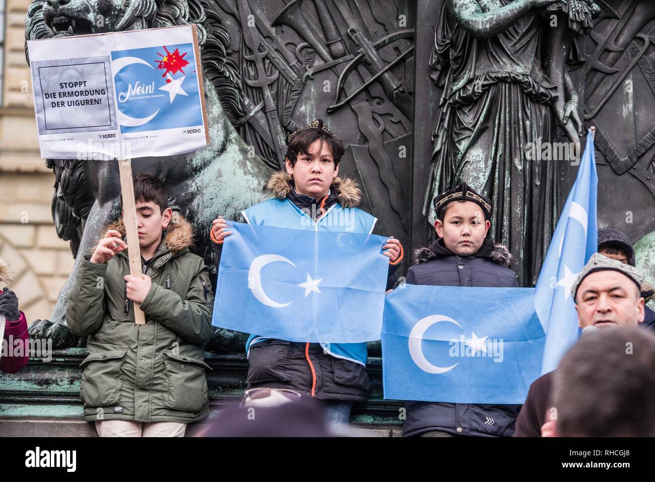 Munchen Bayern Deutschland 2 Feb 2019 Uigurische Kinder In
