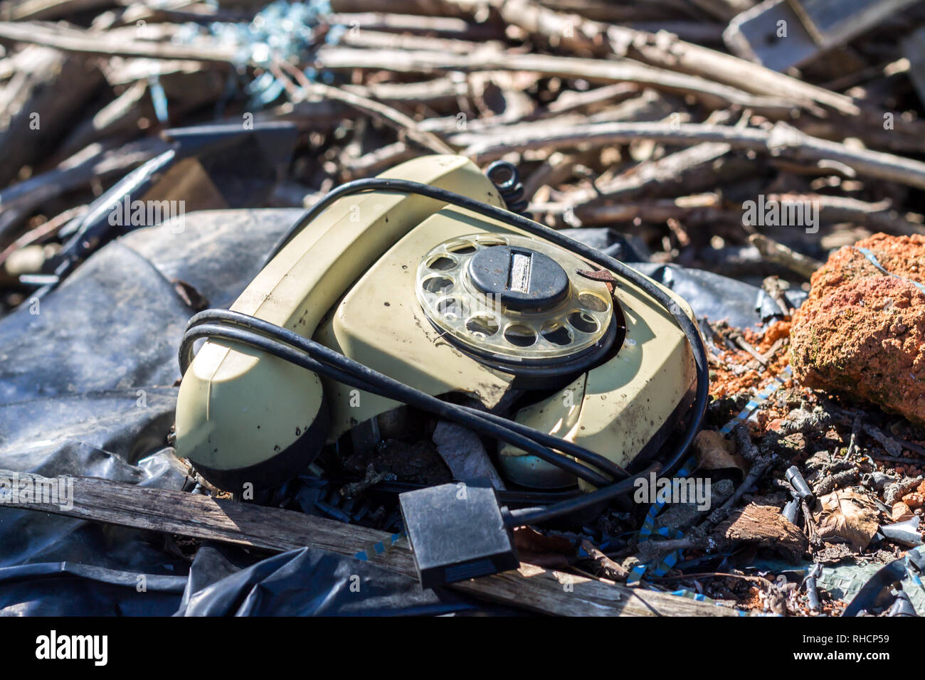 Alten Retro Vintage gebrochen Rotary Telefon Stockfoto