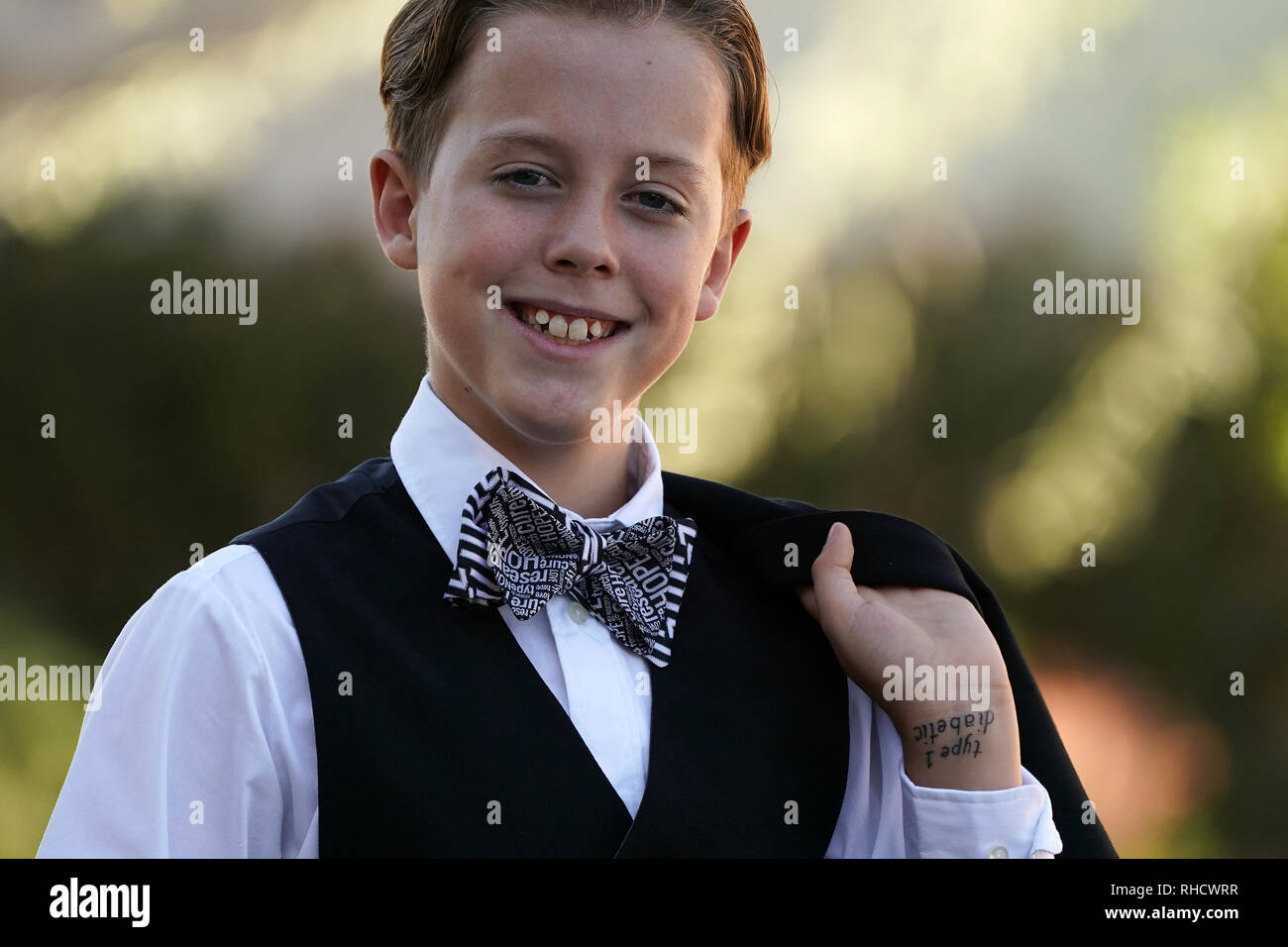 Boy Suit Fotos Und Bildmaterial In Hoher Aufl sung Alamy boy-suit-fotos-und-bildmaterial-in-hoher-aufl-sung-alamy