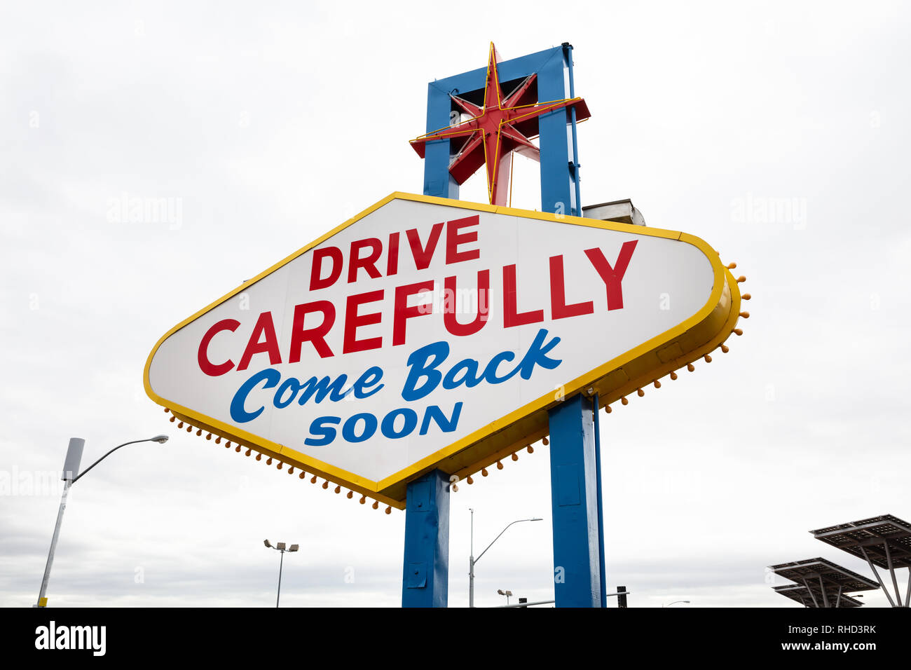 Willkommen in Las Vegas Schild mit Text fahren Sie vorsichtig und Komm bald zurück Stockfoto