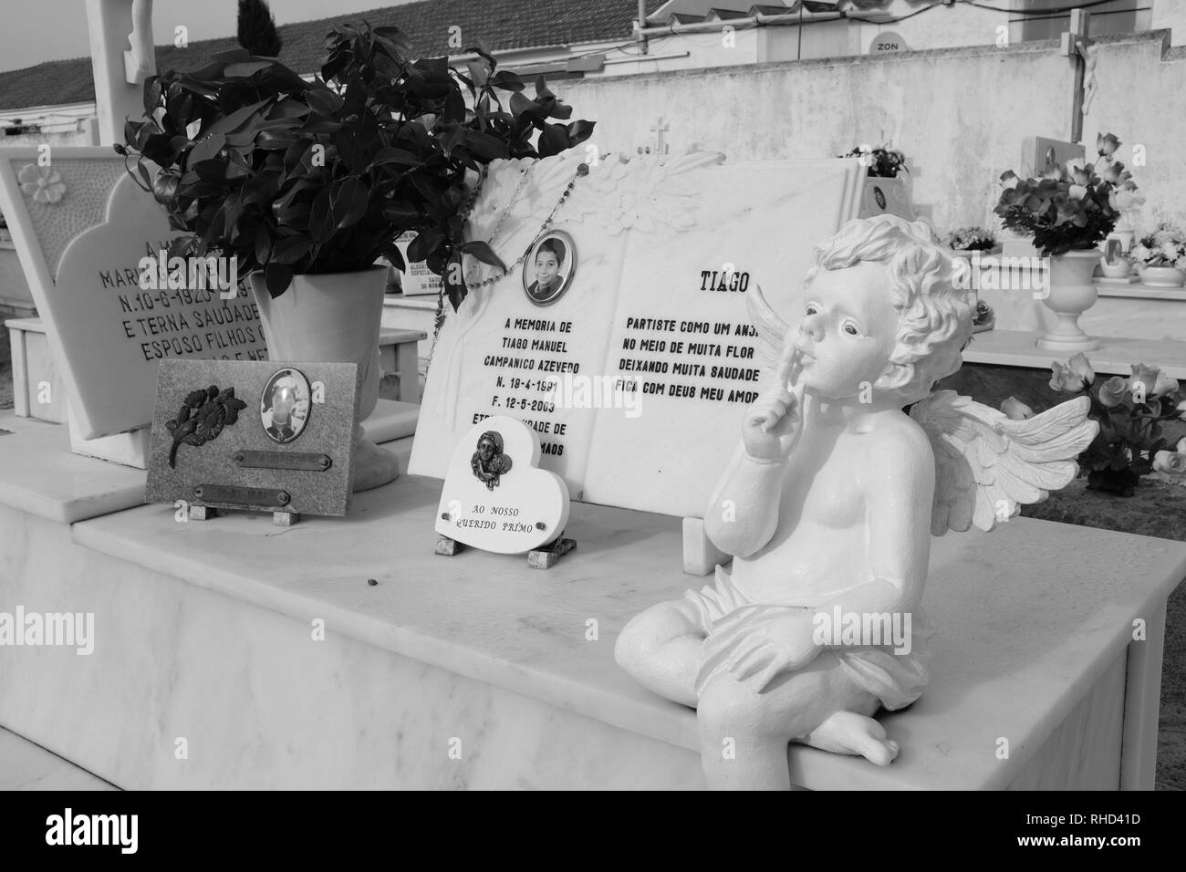 Lissabon Portugal Engel samouco Friedhof Grabsteine Gräber Stockfoto