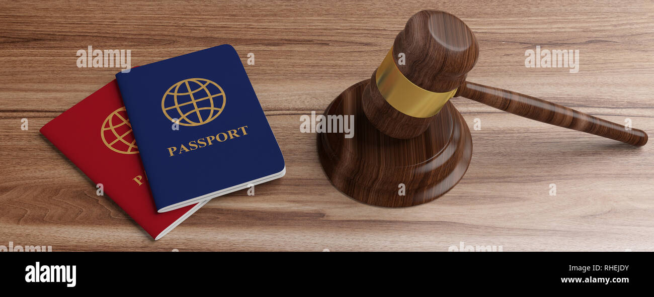 Zuwanderungsgesetz. Zwei Pässe und ein Richter Hammer auf hölzernen Schreibtisch Hintergrund, Banner. 3D-Darstellung Stockfoto