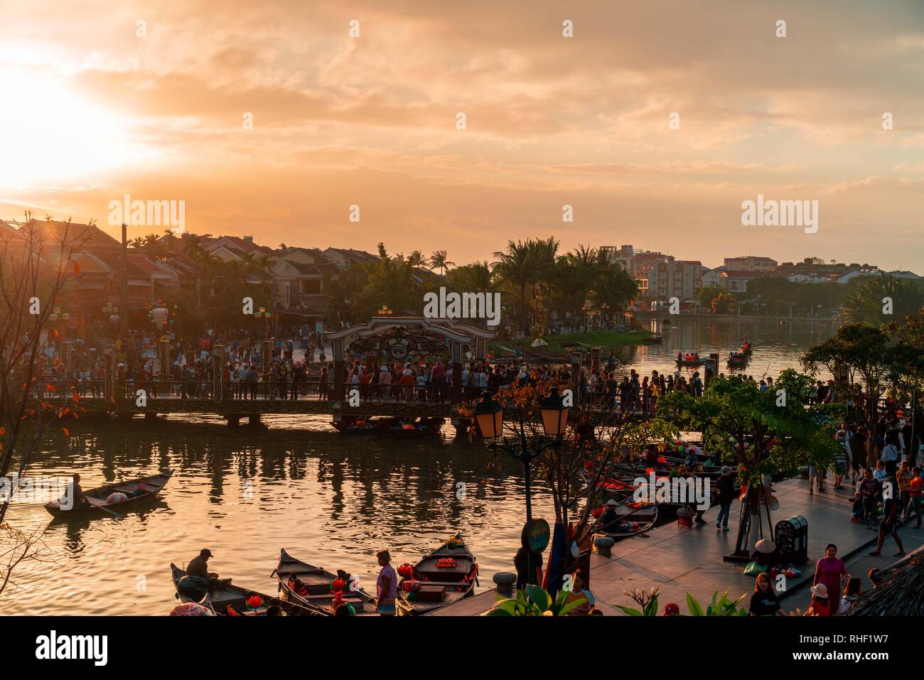 Hoi an Vietnam 19.1.19: Berühmte Windlicht Festival in der Vollmond in der Altstadt von Hue. Stockfoto