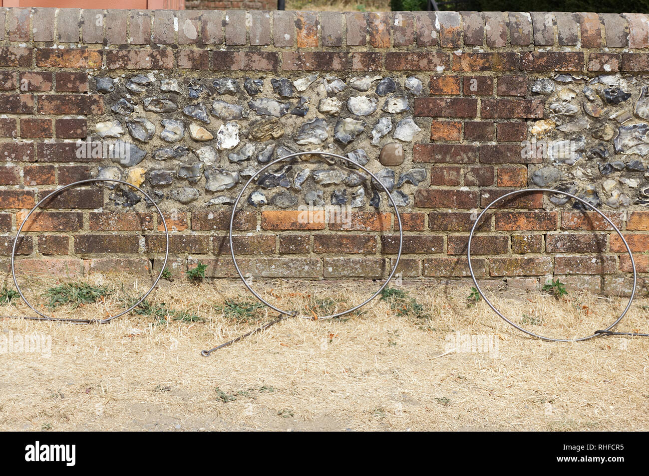 Reifen, Rollen, Kindheit im Freien vintage Spiel Stockfoto