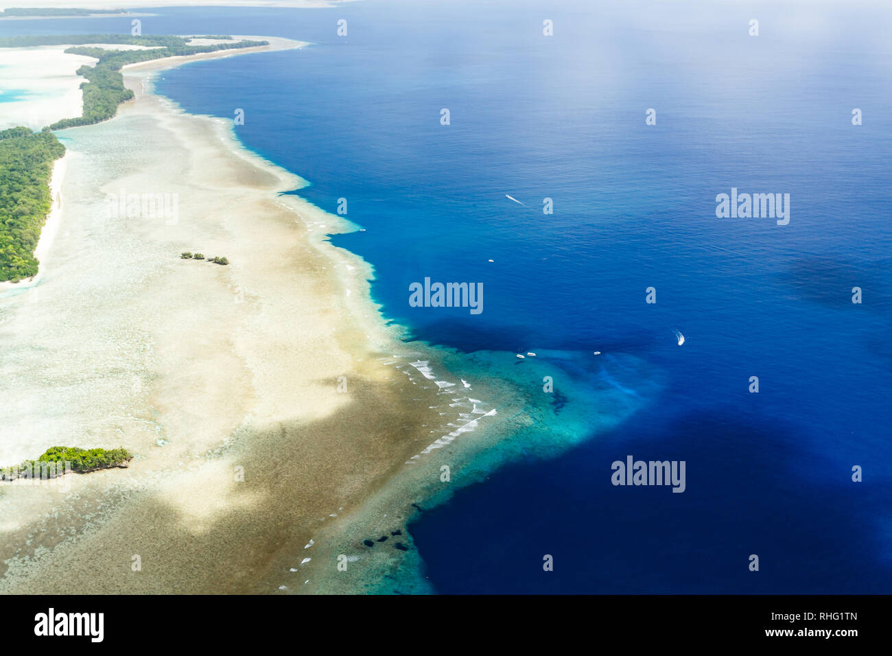 Luftbild des blauen Ecke Halbinsel und die Gruppe von Inseln im Südpazifik Stockfoto