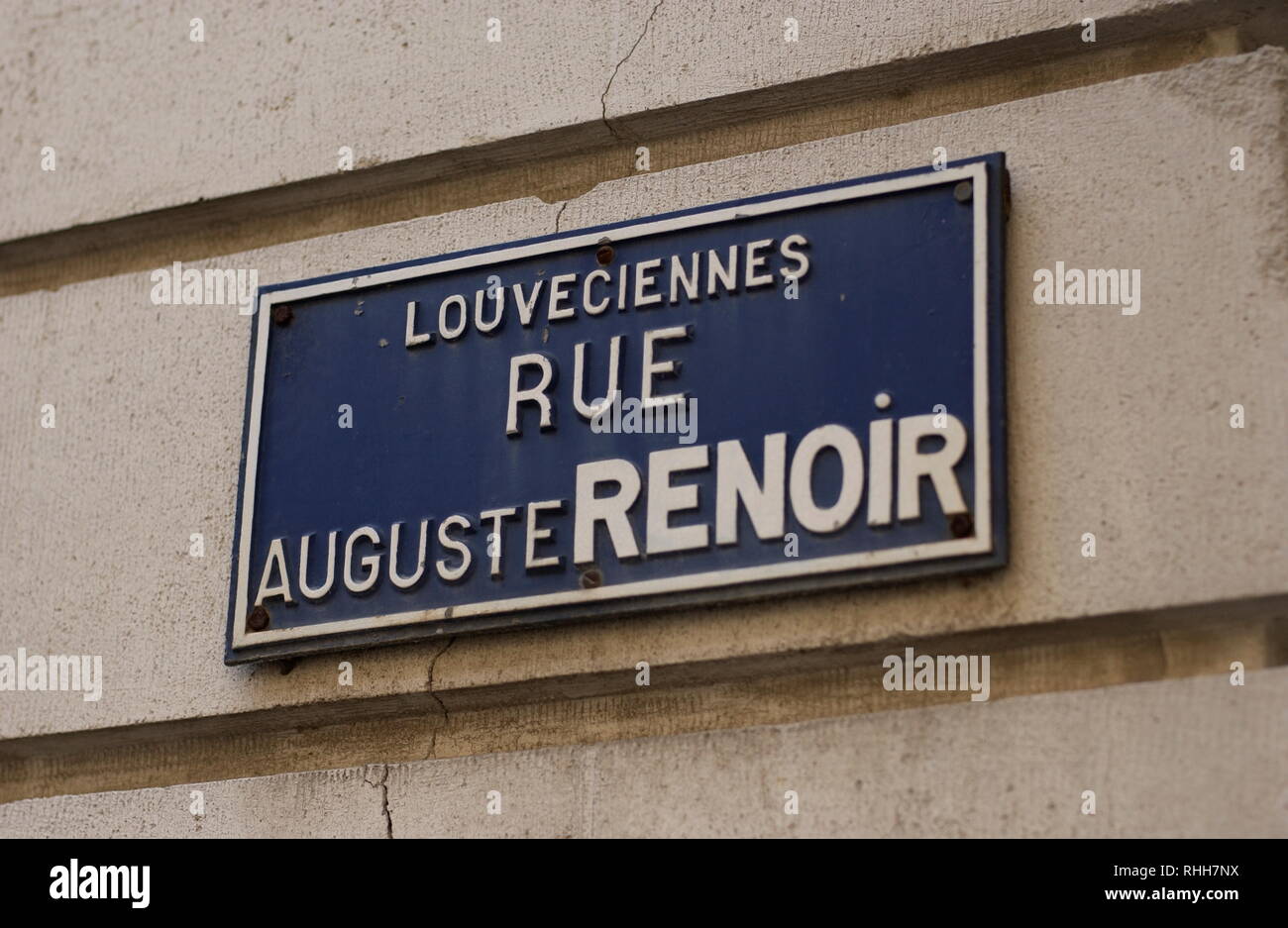 AJAXNETPHOTO. 2008. LOUVECIENNES, Frankreich. - Straße IM DORF NAMENS FÜR DEN KÜNSTLER Pierre Auguste Renoir 1841 - 1919. Foto: Jonathan Eastland/AJAX REF: D82912 1904 Stockfoto