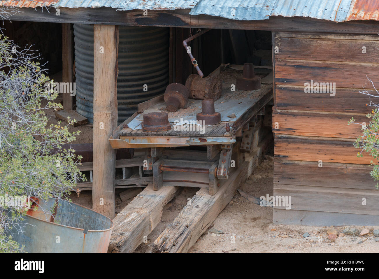 Alten, verlassenen Waschstation einer Mine auf der Wall Street Mill Wanderweg in Joshua Tree National Park, Kalifornien, USA Stockfoto