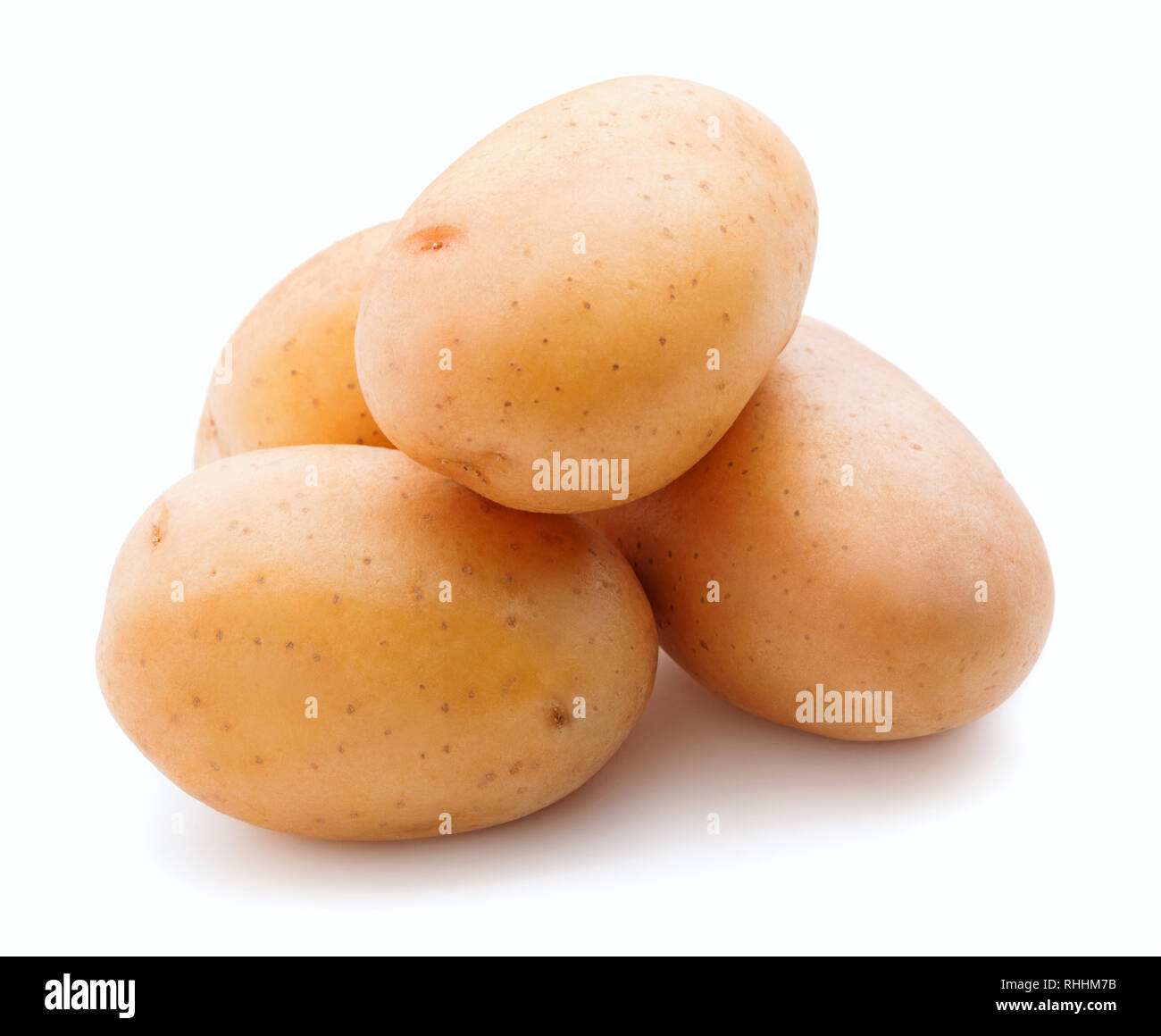 Haufen von frischen, rohen Kartoffeln auf weißem Hintergrund Stockfoto