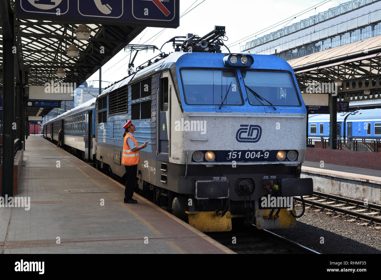 Klasse 151 elektrische Lokomotive; Prag Hauptbahnhof; Tschechische Republik Stockfoto