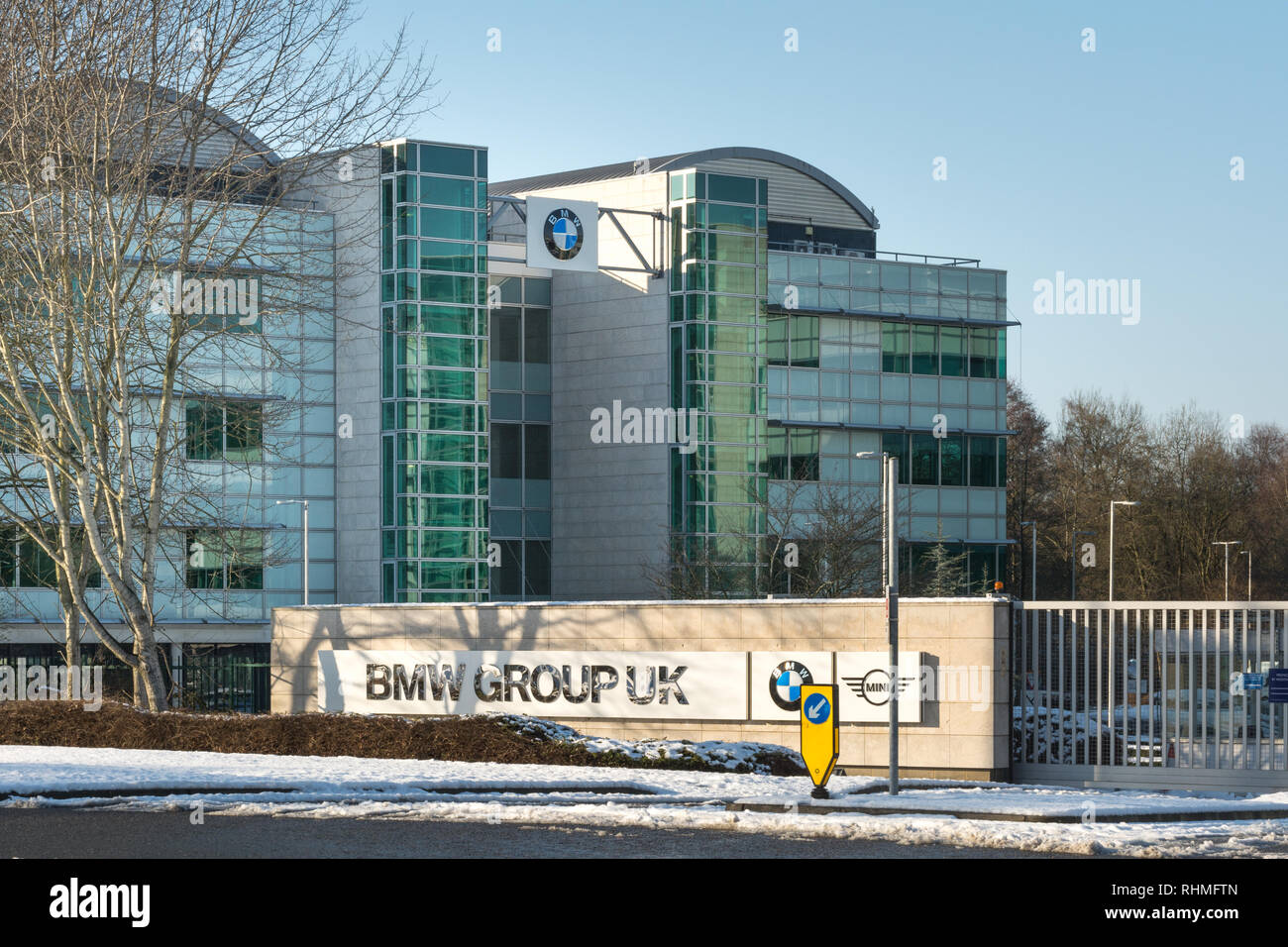 Farnborough head Office (Büros) von BMW und Mini Autos. Hauptsitz der BMW Group National Sales und Corporate Communications, Hampshire, Großbritannien Stockfoto