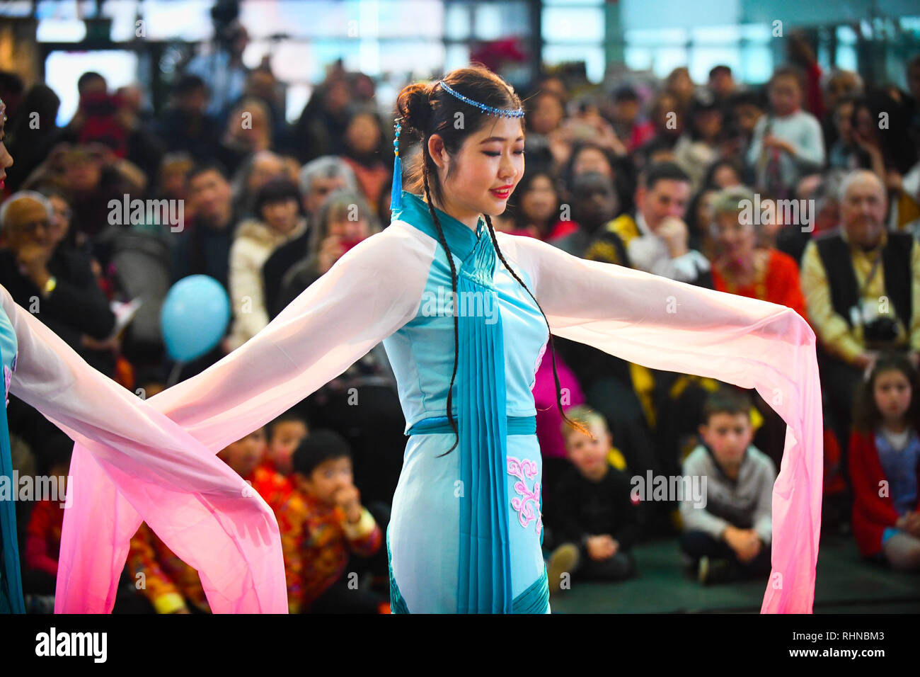 Swansea, Wales, UK. 3 Feb, 2019. Das chinesische Neujahrsfest am National Waterfront Museum in Swansea, Wales statt, das Jahr des Schweins, in Partnerschaft mit den Chinesischen in Wales Verbindung gehalten wurde. Robert Melen/Alamy Leben Nachrichten. Stockfoto