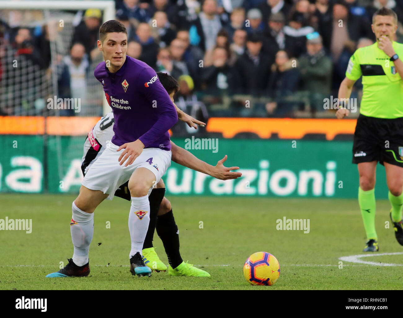 Udine, Italien. 03 Feb, 2019. Foto LaPresse/Andrea Bressanutti 03.02.2019 Udine (Italia) Sport Calcio Udinese vs Fiorentina - Campionato di calcio Serie A 22^ Giornata - Stadio" Dacia Arena" Nella Foto: milenkovic Foto LaPresse/Andrea Bressanutti 03 Februar, 2019 Udine (Italien) Sport Fussball Udinese vs Fiorentina - Italienische Fußball-Liga einen 22^Tag - "Dacia Arena" Stadion der Pic: milenkovic Quelle: LaPresse/Alamy leben Nachrichten Stockfoto