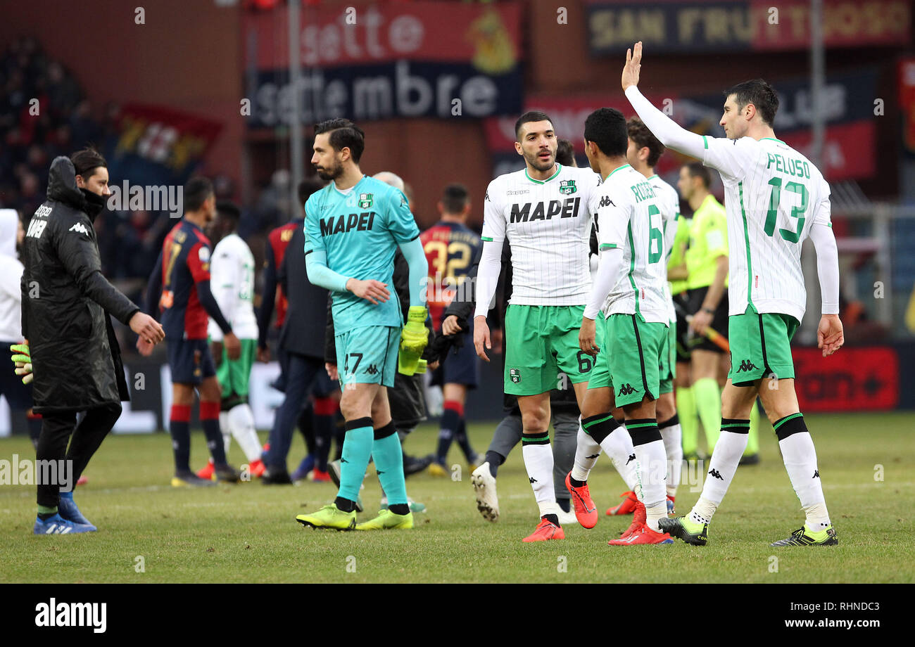 Genua, Italien. 03 Feb, 2019. Foto LaPresse - Tano Pecoraro 03 02 2019 Genua - (Italia) Sport Calcio Genua vs Sassuolo Campionato di Calcio Serie A TIM" 2018/2019 - Stadio Luigi Ferraris "nella Foto: i giocatori del Sassuolo salutano i Tifosi eine feine gara Foto LaPresse - Tano Pecoraro 03 Februar 2019 Stadt Genova - (Italien) Sport Fussball Genua Sassuolo italienische Fußball-Liga einen TIM 2018/2019 - "Luigi Ferraris "Stadion im Pic vs: die Spieler von sassuolo Grüße die Fans am Ende des Rennens Credit: LaPresse/Alamy leben Nachrichten Stockfoto