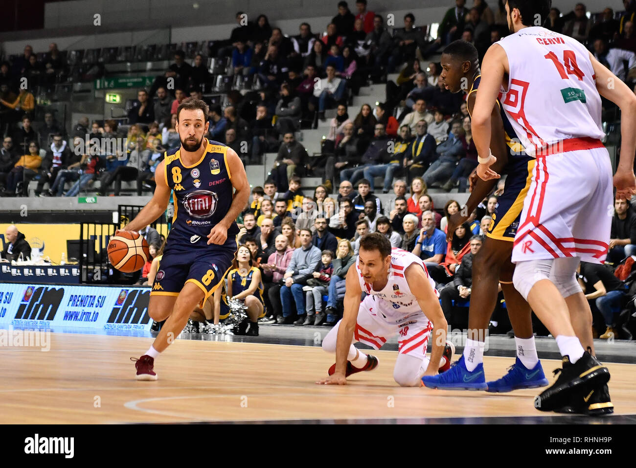 Turin, Italien. 03 Feb, 2019. Giuseppe Poeta (auxilium Fiat Torino) während der lega BASKET SERIE A 2018/19 basketball Match zwischen FIAT AUXILIUM TORINO vs GRISSIN BON REGGIO EMILIA bei PalaVela 3 Februar, 2019 in Turin, Italien. Quelle: FABIO UDINE/Alamy leben Nachrichten Stockfoto