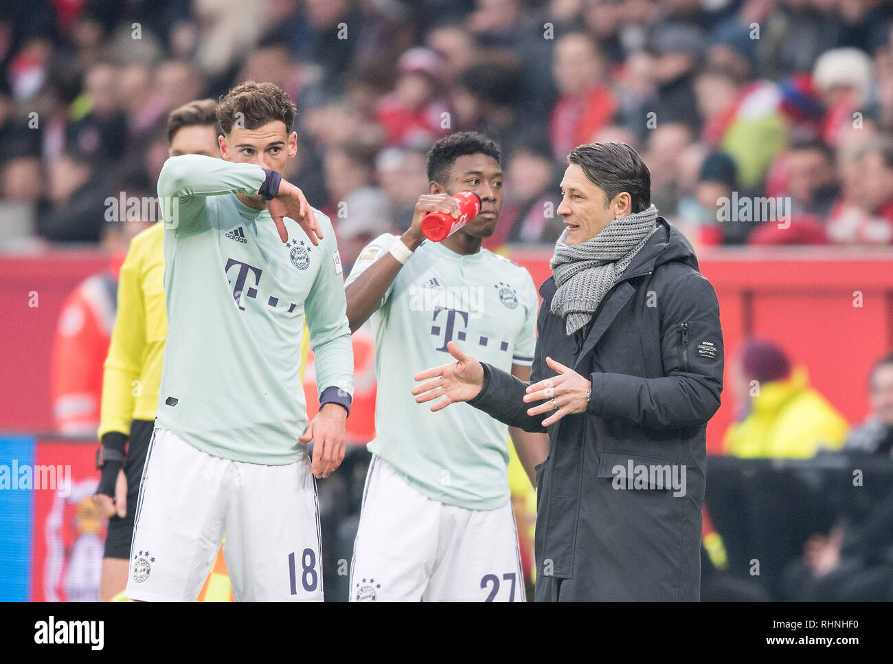 Leverkusen, Deutschland. 02 Feb, 2019. Trainer Niko Kovac R. (m) Leon 