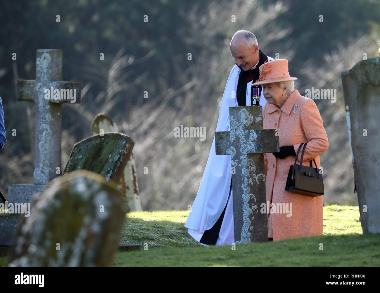 West Newton, Norfolk, Großbritannien. 3. Februar, 2019. Königin Elizabeth II. besucht Sonntag morgen Service an St. Peter und Paul Kirche in West Newton, Norfolk, am 3. Februar 2019. Credit: Paul Marriott/Alamy leben Nachrichten Stockfoto