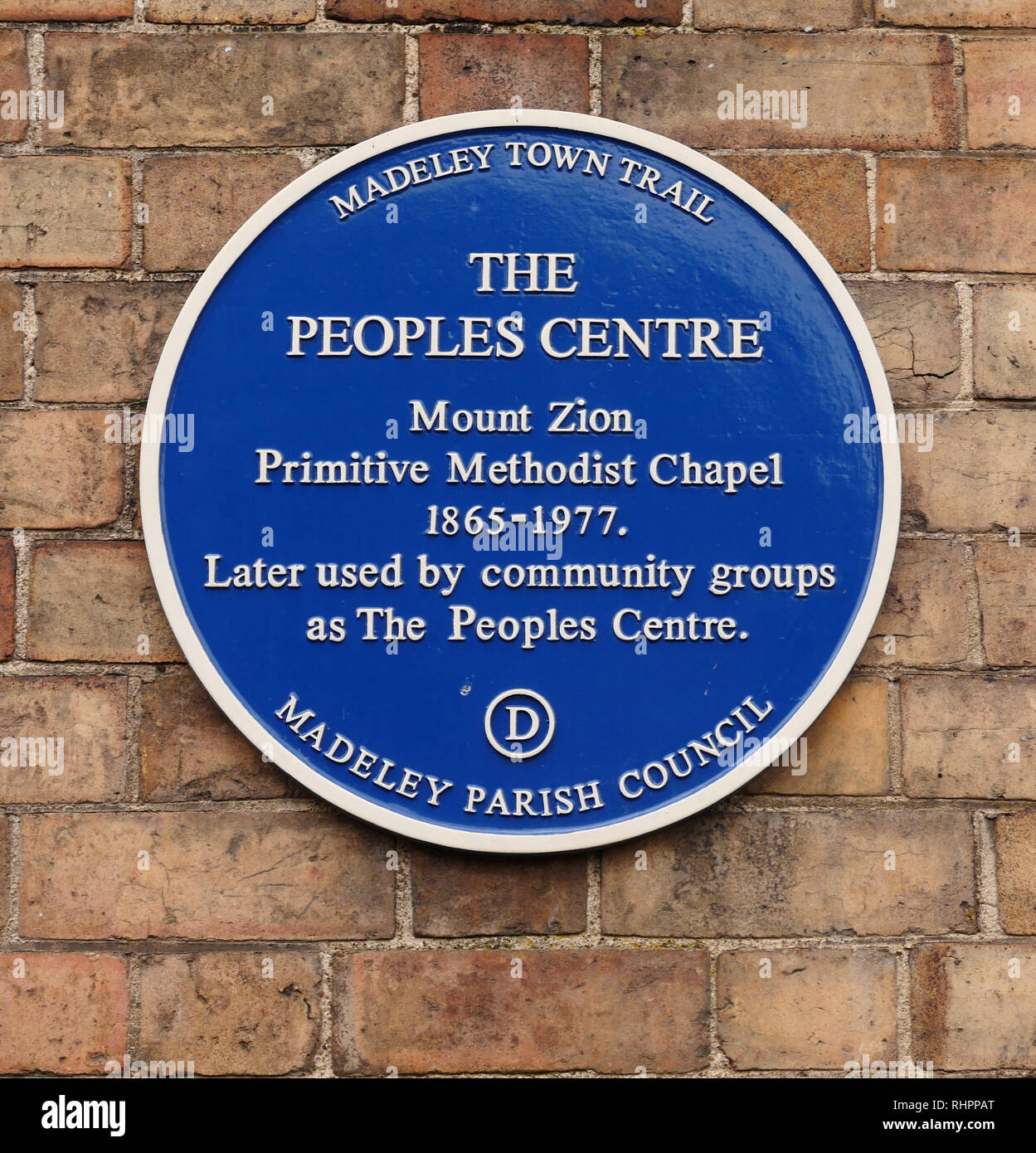 Erbe blaue Plakette an der Völker, formal Mount Zion primitiven Methodisten Kapelle, High Street, Madeley, Telford, Shropshire, England, Großbritannien Stockfoto