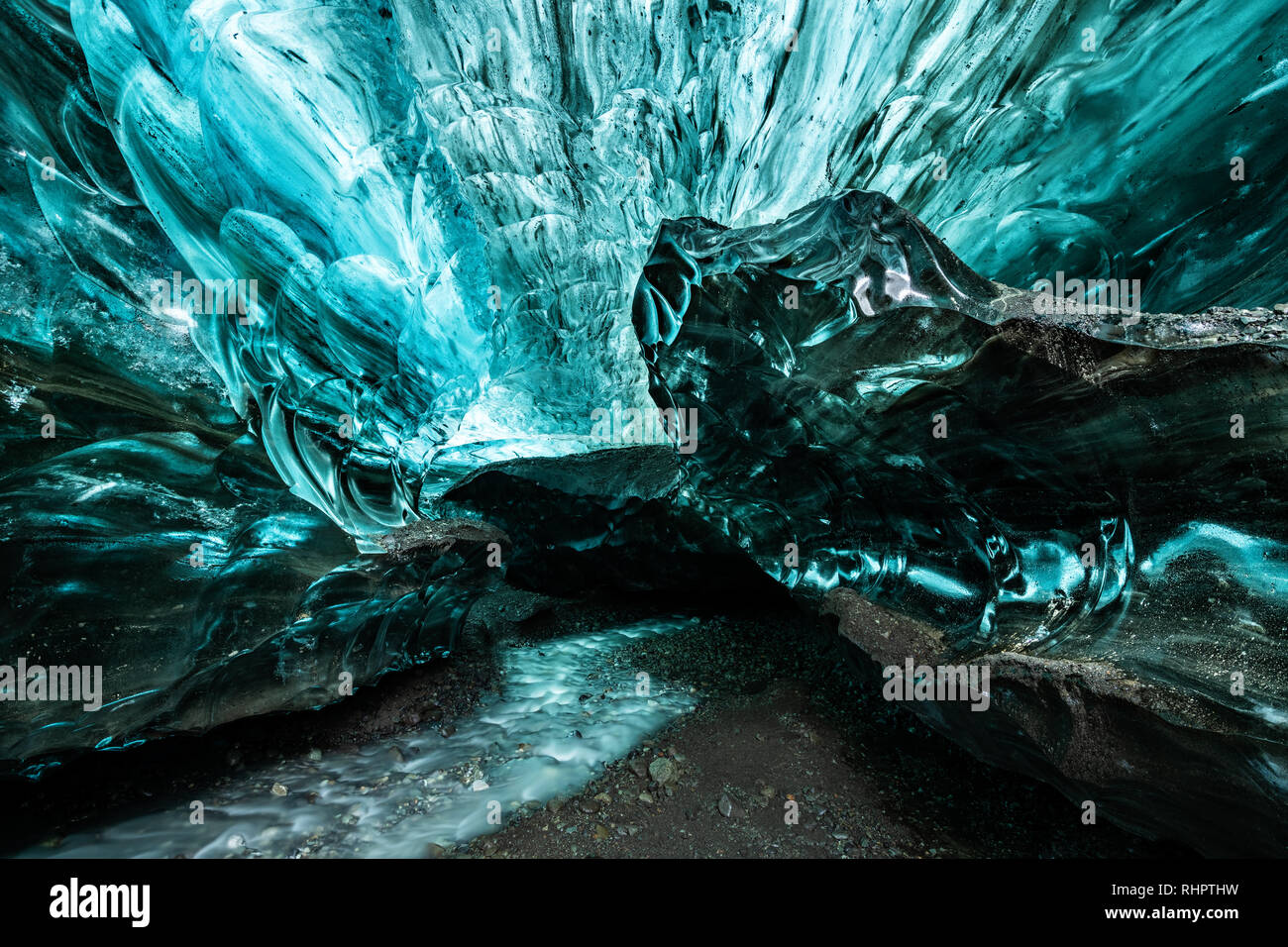 Die herrliche Gletschereis Höhlen des Isländischen Vatnajökull Gletscher. Im Südosten der Insel. Diese Höhle ist in den Breiðamerk Stockfoto