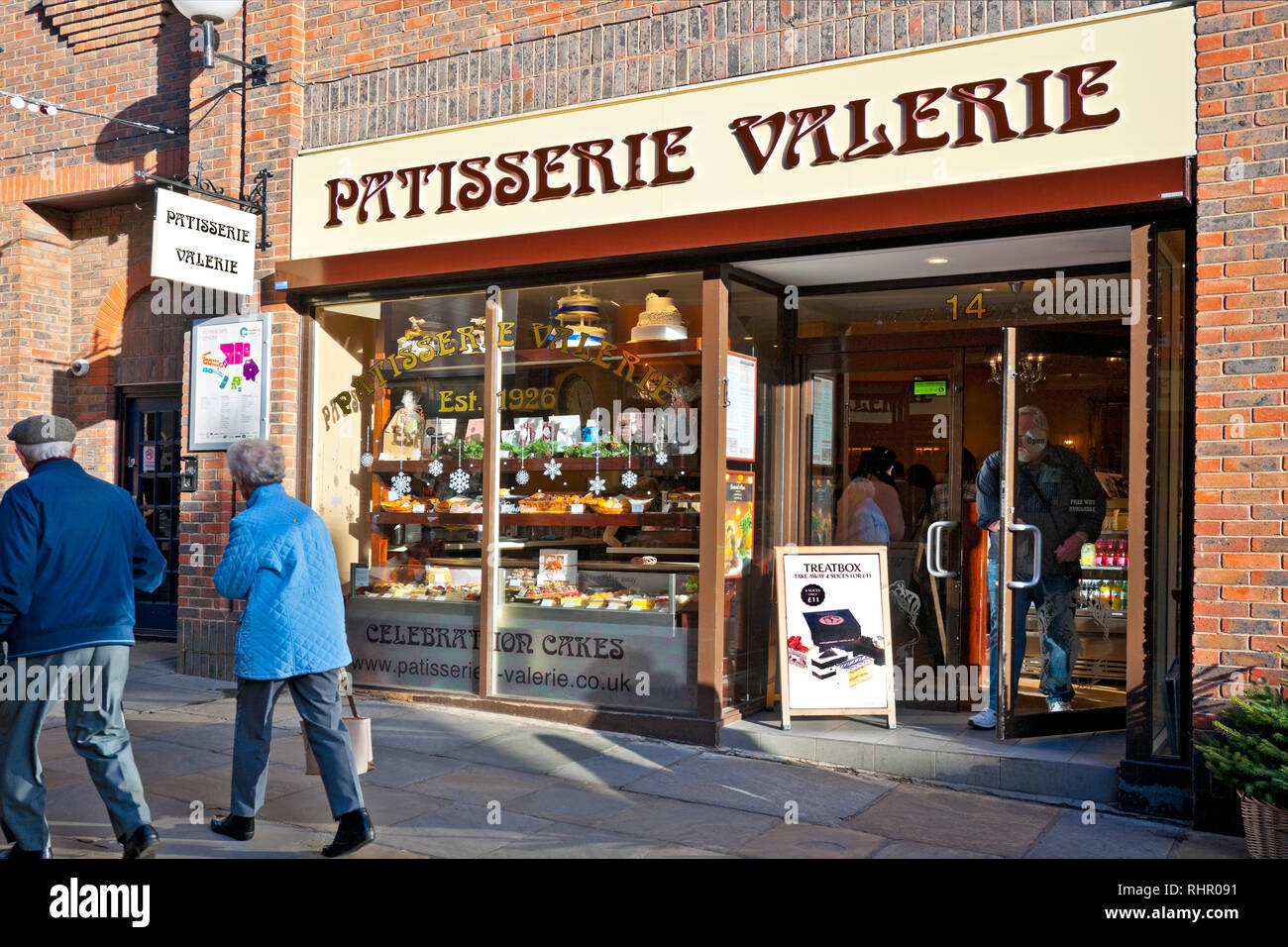 Patisserie Valerie Café Restaurant Geschäft Schaufenster außen Coppergate York North Yorkshire England Großbritannien Großbritannien Großbritannien Großbritannien Großbritannien Großbritannien Großbritannien Großbritannien Großbritannien Großbritannien Großbritannien Großbritannien Großbritannien Großbritannien Großbritannien Großbritannien Stockfoto