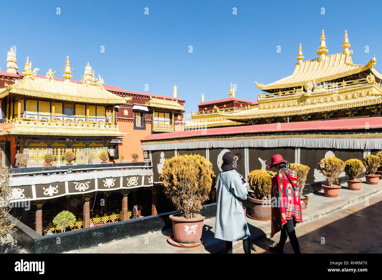 Vergoldeten Dächern von jokhang Kloster, Lhasa, Tibet Stockfoto