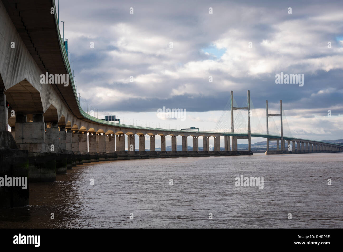 Severn Bridge, die auch als der Prinz von Wales Bridge bekannt, die die Autobahn M4 von Gloucestershire in England Gwent in Wales Stockfoto