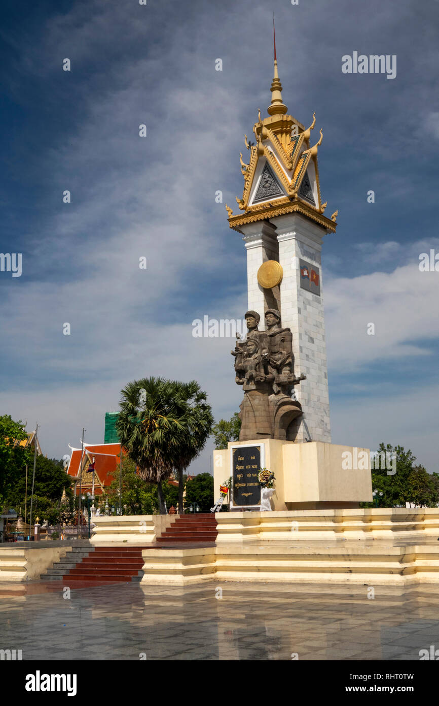 Kambodscha, Phnom Penh, Wat Botum Park, 1979 Kambodscha Vietnam Friendship Monument Stockfoto